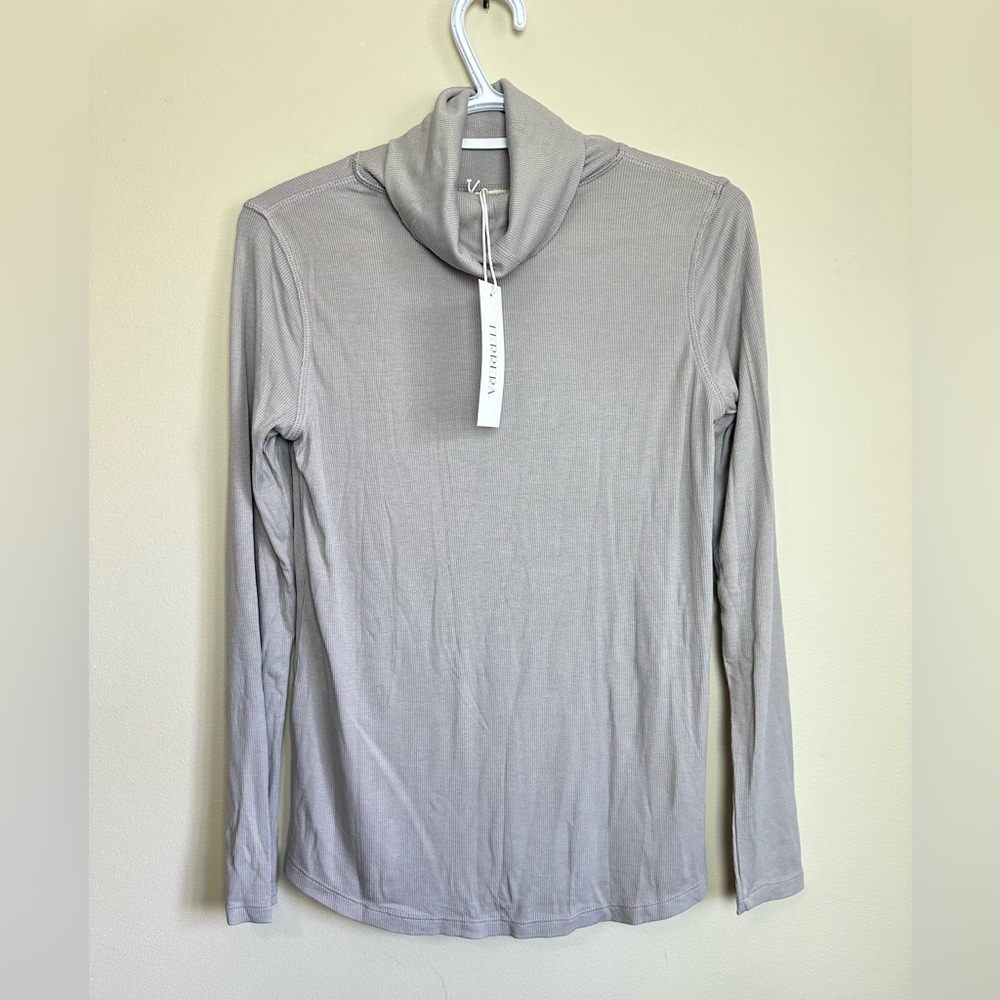 Terrera Size XS Women's Gray Long Sleeve Top
